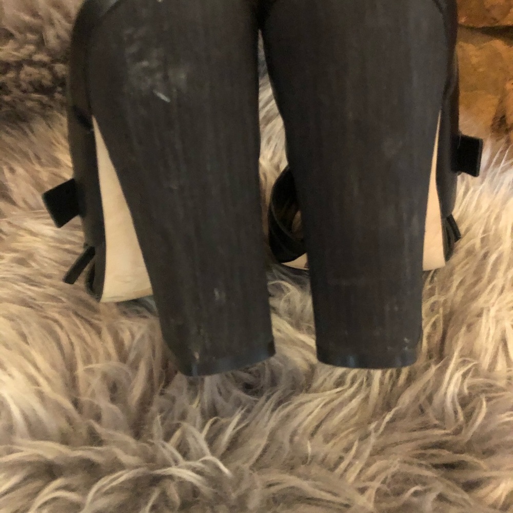 Ivanka Trump Shoes - Picture 6 of 7